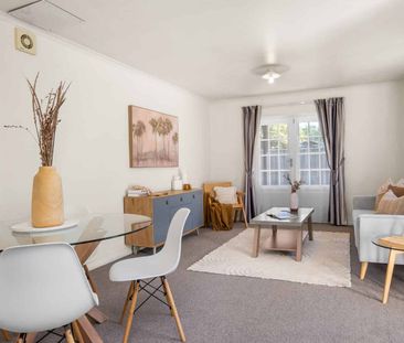 Low Maintenance Townhouse - Photo 2