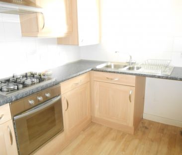 2 bed Town House, - Photo 5