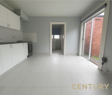 Private & Peaceful Living in a Prime Dandenong Location - Photo 2