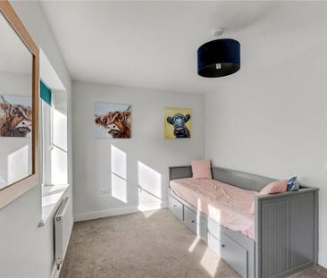 2 bedroom end of terrace house to rent - Photo 1