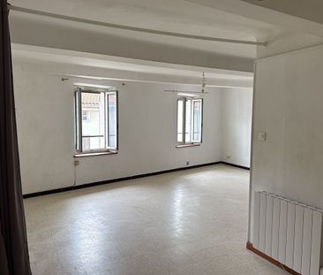 CUERS - Centre -ville- Appartement T2 de 43 m² - Photo 5