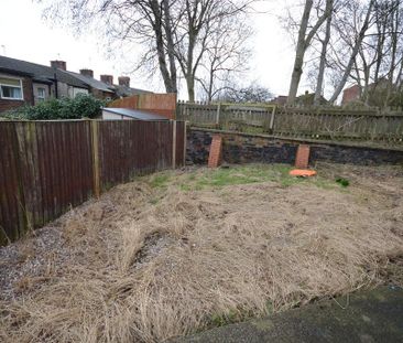 2 bedroom semi-detached house to rent - Photo 6