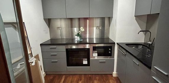 1 Bed Flat, William Jessops Way, L3 - Photo 2