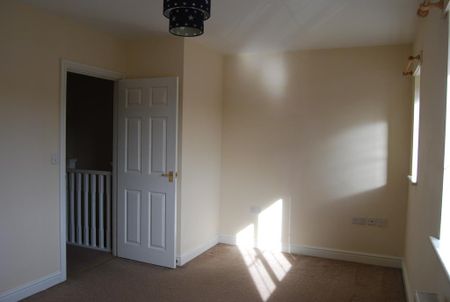 3 bedroom detached house to rent - Photo 5