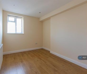 2 bedroom penthouse to rent - Photo 5