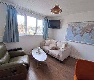1 Bed Flat, Brighton Road, CR2 - Photo 1