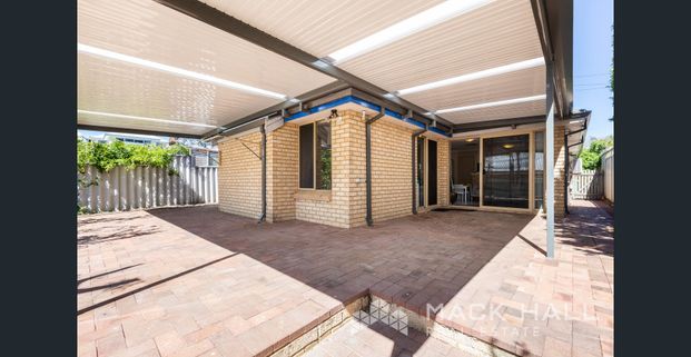 SPACIOUS FOUR BEDROOM FAMILY HOME - Photo 1