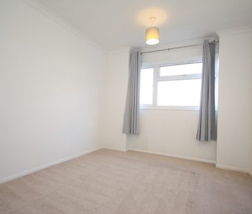 Davos Close, Woking - Photo 6