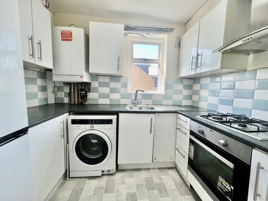 Meanley Road Manor Park E12, London - Photo 1