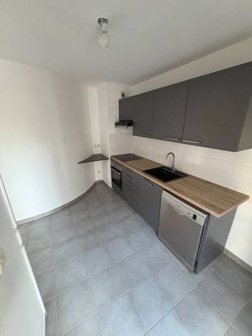 Location appartement Grenoble 38000 50.18 m² - Photo 3