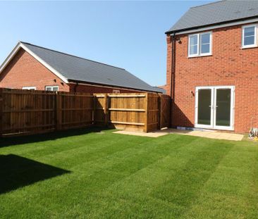 2 bedroom semi-detached house to rent - Photo 6