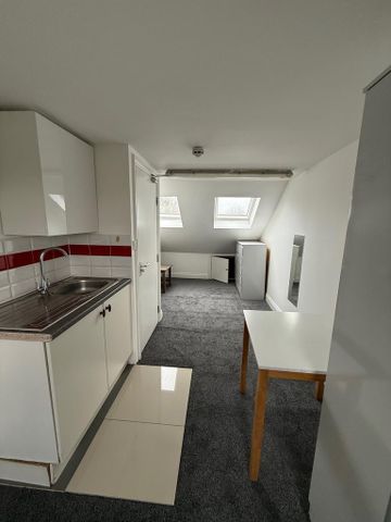 Studio to rent - Photo 3