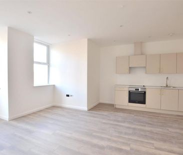London Road, Redhill, Surrey, RH1 - Photo 1