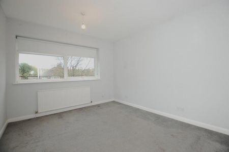 4 bedroom semi-detached house to rent - Photo 2