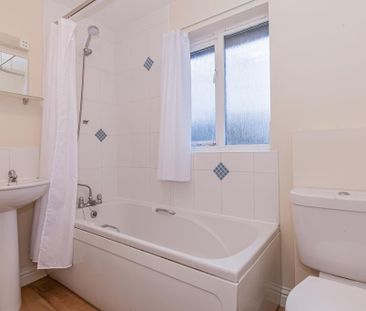 2 bedroom semi-detached house to rent - Photo 6