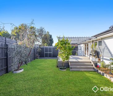 Peaceful Living with Stunning Views in Leafy Frankston Location - Photo 3