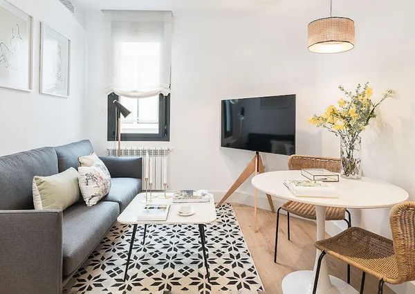 Calle del Doctor Castelo, Madrid, Community of Madrid 28009