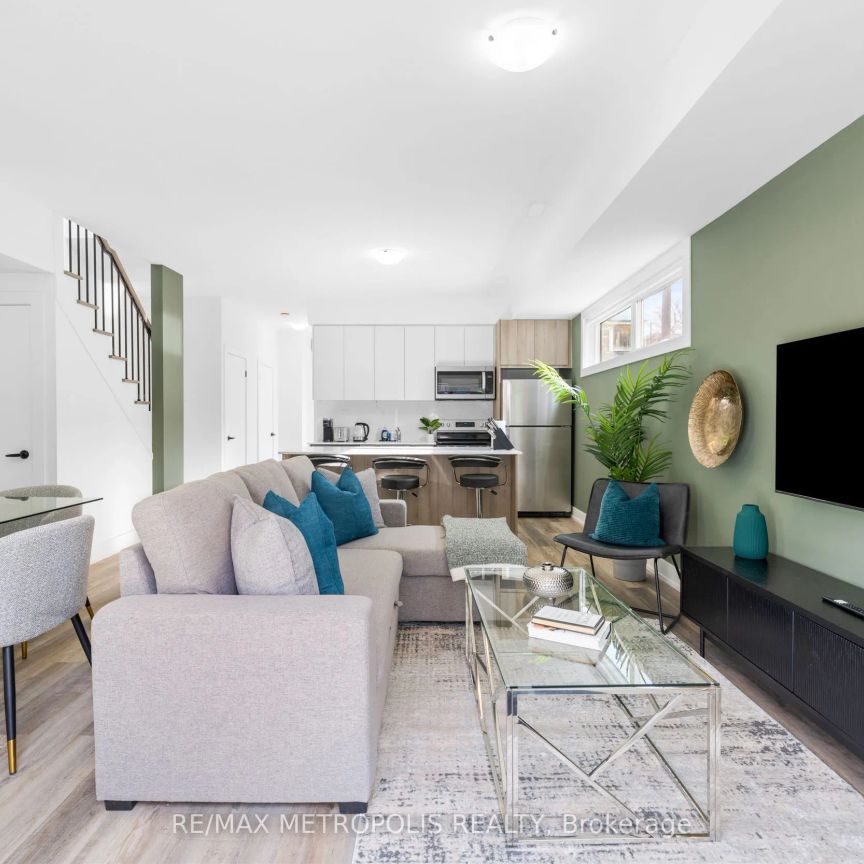 447 Lansdowne Avenue #Laneway - Photo 1