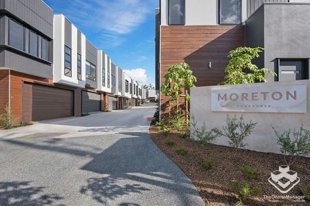 Spacious 4-Bedroom Townhome with Quality Finishes - Photo 3