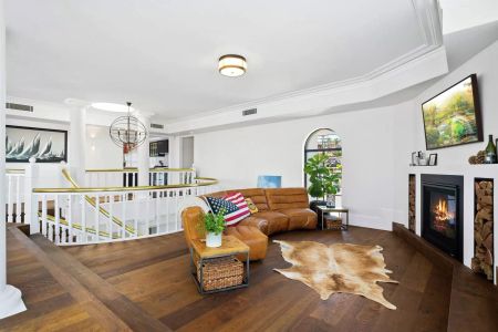 World Class Designer Residence with Spectacular 180° Views of Sydney Harbour, Bridge, CBD and Manly - Photo 2