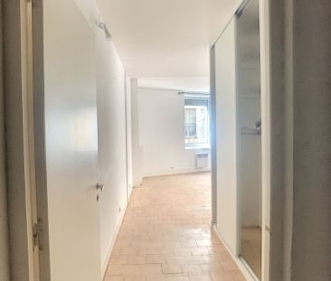 A LOUER AVIGNON INTRAMUROS (84000) : charmant appartement 2 pièces ... - Photo 6