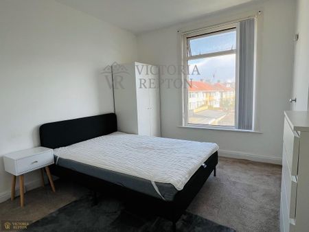 4 bedroom terraced house to rent - Photo 5