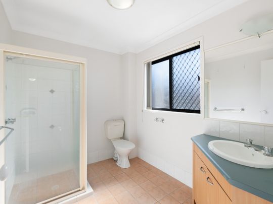 3/70 York Street, Coorparoo QLD 4151 - Townhouse For Rent | Domain - Photo 1