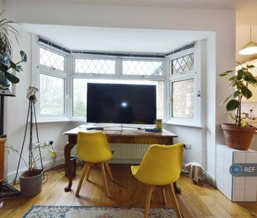 3 bedroom maisonette to rent - Photo 2