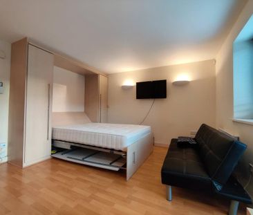 Studio to rent - Photo 2