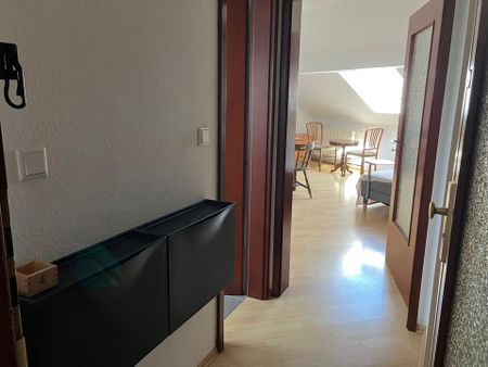 Schöne und Heller 2,5-Zimmer Wohnung in Frankfurt - Foto 3