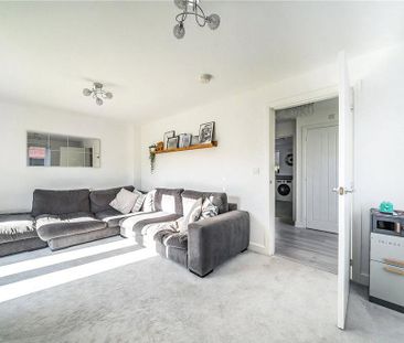 3 bedroom detached house to rent - Photo 2