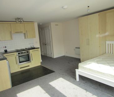 1 bed Studio Apartment - To Let - Photo 1