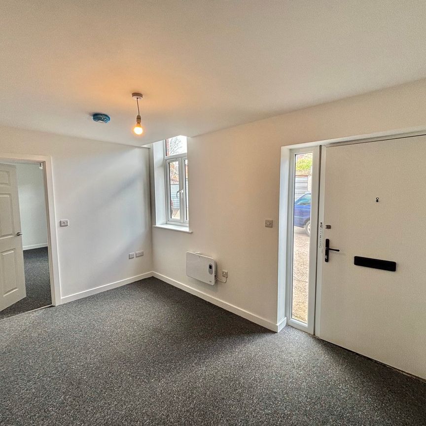 Sherborne Road, Yeovil, Somerset - Photo 1