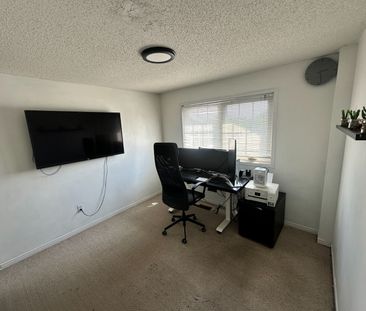 For Lease - 120 Andona Crescent, Toronto, Ontario - Photo 4