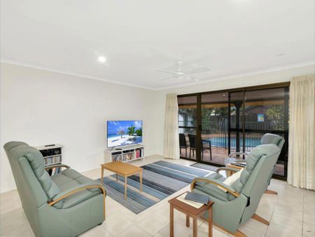 21 Pinon Close, Elanora QLD - Photo 5