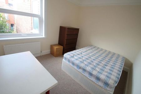 4 bedroom terraced house to rent - Photo 5