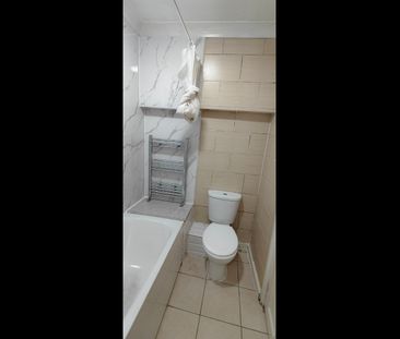 2 Bed Terraced House, Katherine Road, E7 - Photo 5