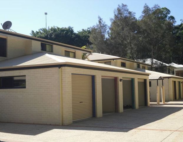2 Bedroom Unit in ideal location - Photo 1