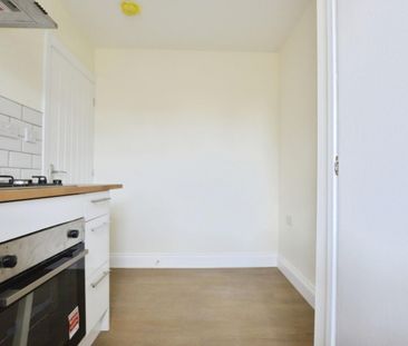 1 bedroom Flat To Let - Photo 3