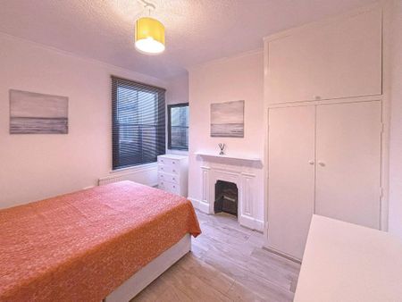 5 bedroom terraced house to rent - Photo 2