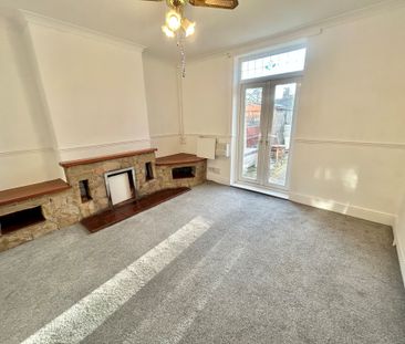 Brierley Cottages, Sutton-In-Ashfield - Photo 2