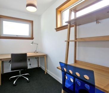 4 bedroom detached house to rent - Photo 4