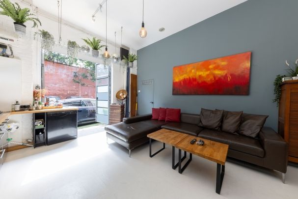 1 Bed Penthouse, Trafalgar Mews, E9 - Photo 1