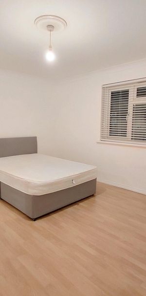 Salisbury Road, Barnet, EN5 4JL - Photo 1