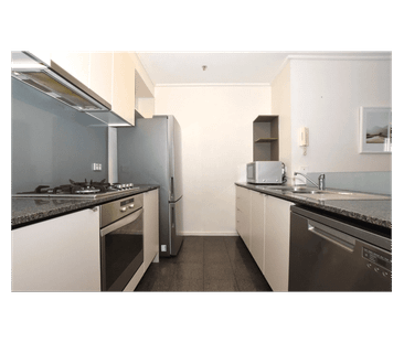 FURNISHED - Stylish two bedroom apartment with plenty of space and ... - Photo 5