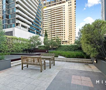 151/79 Whiteman Street - Photo 2