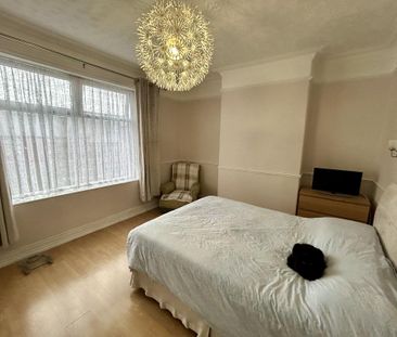 3 bedroom semi-detached house to rent - Photo 3