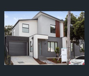 Stylish and Contemporary Living - Photo 2