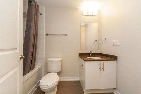 For Lease - 1284 Guelph Line Unit# 401, Burlington, Ontario - Photo 3