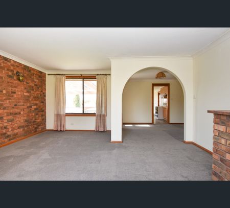 12 Ibis Crescent, Orange, NSW 2800 - Photo 2